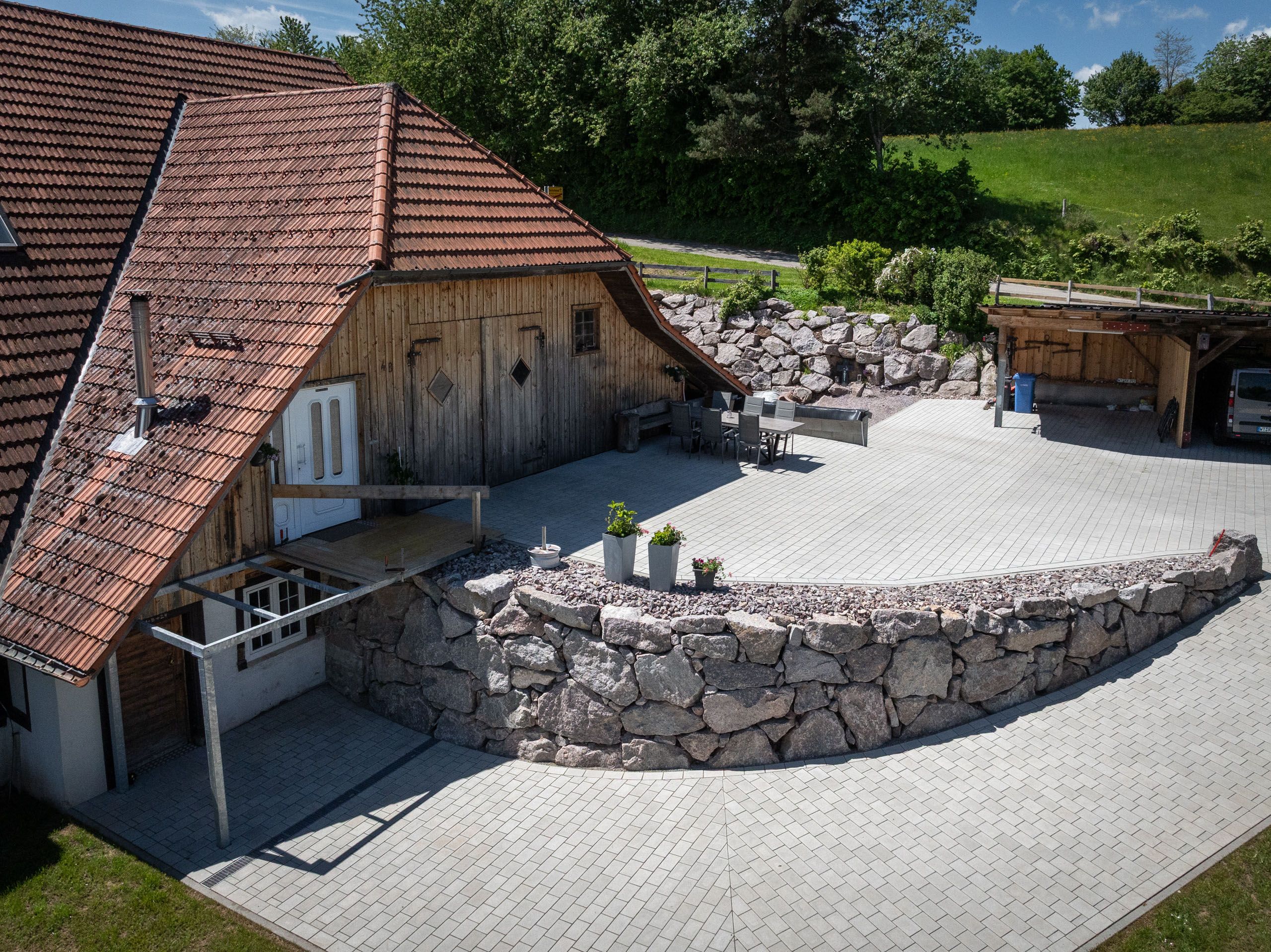Neue Außenanlage vor Neubau